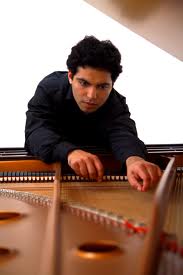 ‘Spectrum’ – new music for solo piano from Zubin Kanga