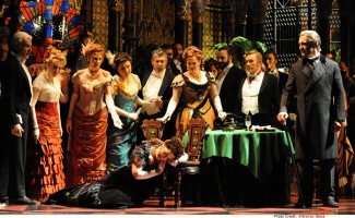 Emma Matthews as Violetta Valéry, Dominica Matthews as Flora Bervoix, Michael Honeyman as Marquis d'Obigny, José Carbó as Giorgio Germont & the Opera Australia Chorus.