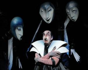 Kanen Breen as Monostatos.