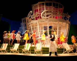 Samuel Dundas as Prosdocimo & The Opera Australia Chorus. 