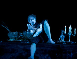 Teddy Tahu Rhodes as Don Giovanni.  