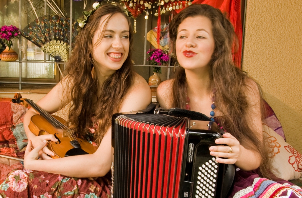 ‘Collusion’ – Versatile Duo Susie Bishop and Emily-Rose Šárkova Talk About Their Concert With The Marais Project