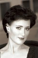 In Pursuit of Choral Perfection – Inside Tales From The Wagner Festival Chorus