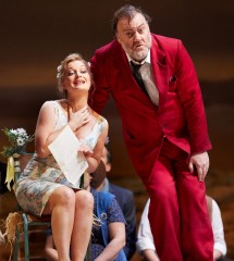 L'elisir d'amore: Lucy Crowe as Adina and Bryn Terfel s Dulcamara. Image supplied.
