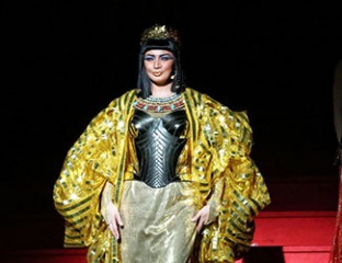 Milijana Nikolic as Amneris 
