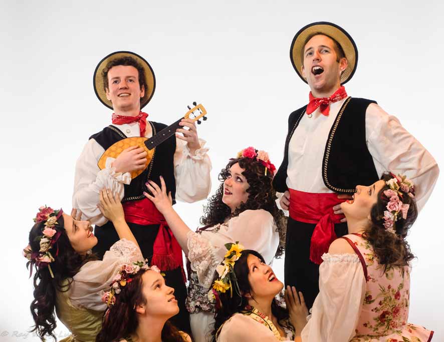 The Gondoliers Cruise Into Town