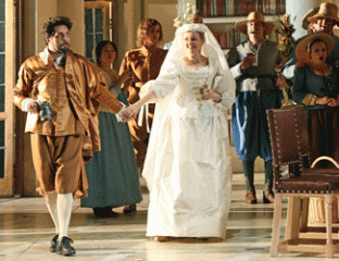 Paolo Bordogna (Figaro) and Taryn Fiebig (Susanna)