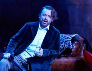 Pavol Breslik performs the role of Nadir.