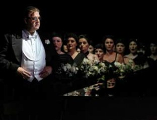 Daniel Sumegi (Wurm) and the Opera Australia Chorus in Luisa Miller.