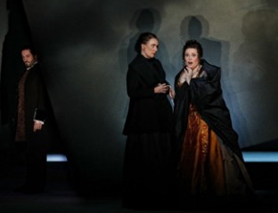Benjamin Rasheed, Jane Ede and Jessica Pratt in Opera Australia’s 2018 production of Lucia di Lammermoor at the Sydney Opera House Photo credit: Prudence Upton